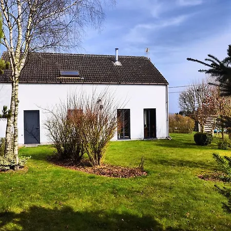 In Peaceful Setting And Large Garden Rendeux