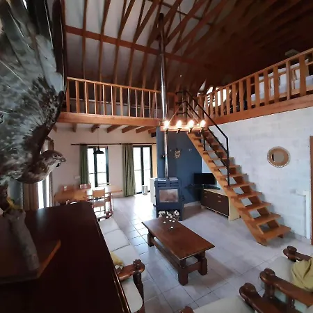 Casa de Férias In Peaceful Setting And Large Garden